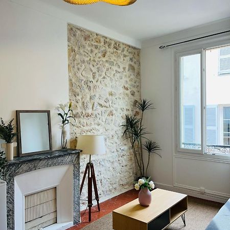 Studio En Plein Coeur Du Vieil Antibes, Vue Sur Place Romantique Exterior photo